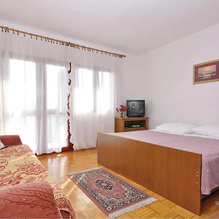 Apartamento Pet Friendly In With Kitchen Zadar