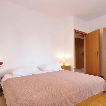 Pet Friendly Apartment In Zadar With Kitchen