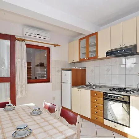 Pet Friendly Apartment In Zadar With Kitchen * Zadar